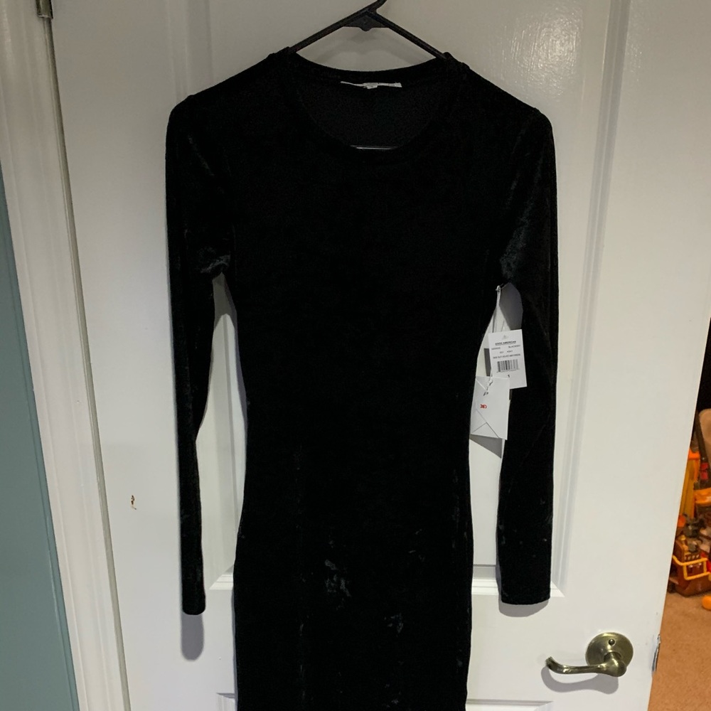 Side Slit Long Sleeve Velvet Dress
GOOD AMERICAN